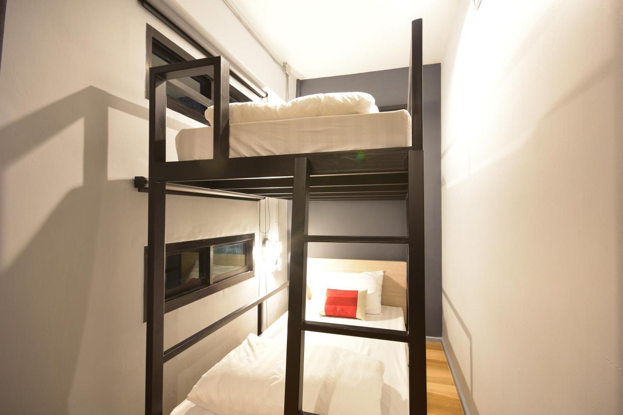 Bangkok Silom Chat Box Hostel Extérieur photo