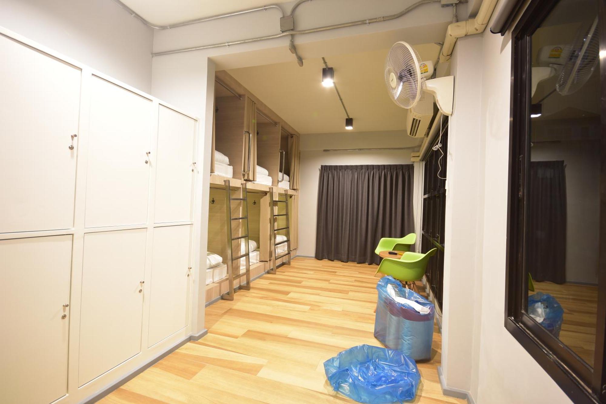 Bangkok Silom Chat Box Hostel Extérieur photo
